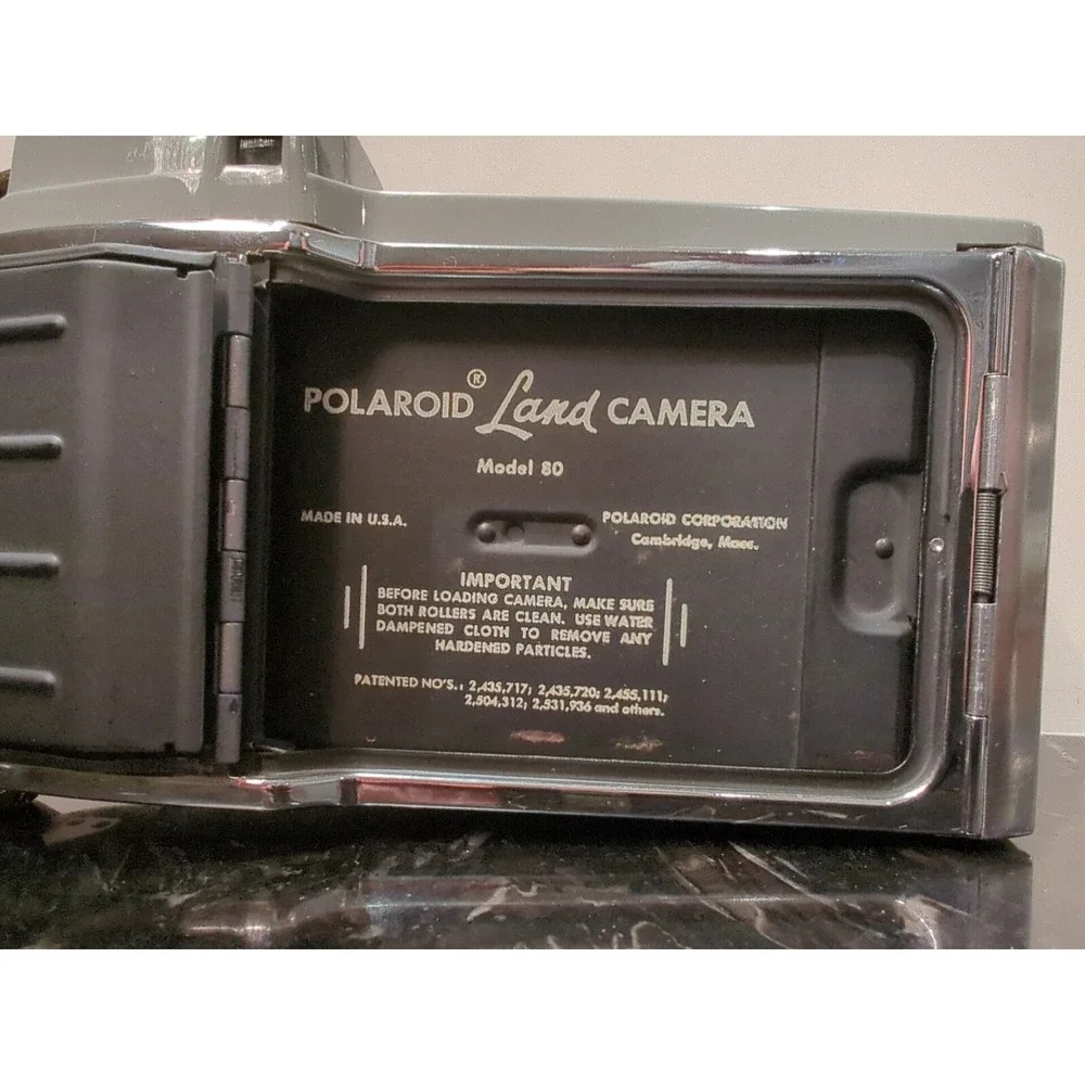 VINTAGE POLAROID LAND CAMERA MODEL 80 with case and accessories